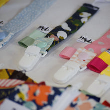 Charger l'image dans la galerie, Les attaches tétines