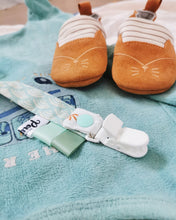 Charger l'image dans la galerie, Les attaches tétines