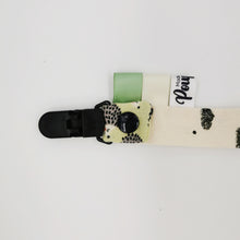 Charger l'image dans la galerie, Les attaches tétines