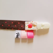 Charger l'image dans la galerie, Les attaches tétines